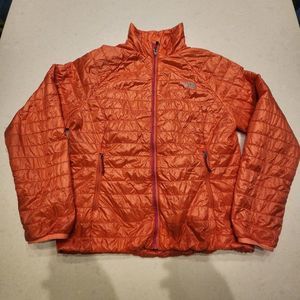 The North Face womens flash dry polyester puffer jacket. Size L
